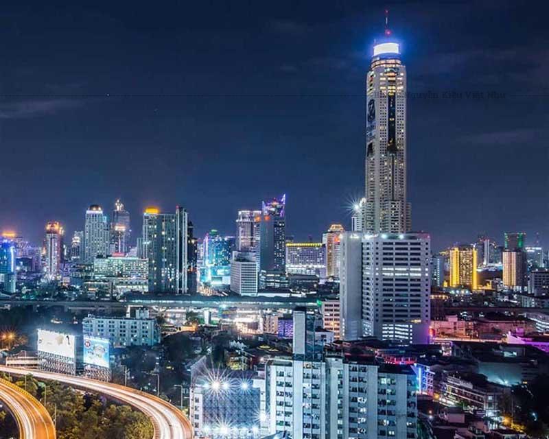 Tháp Baiyoke II cũng là nơi tọa lạc của khách sạn bốn sao Baiyoke Sky Hotel, một trong những khách sạn cao nhất ở Bangkok.