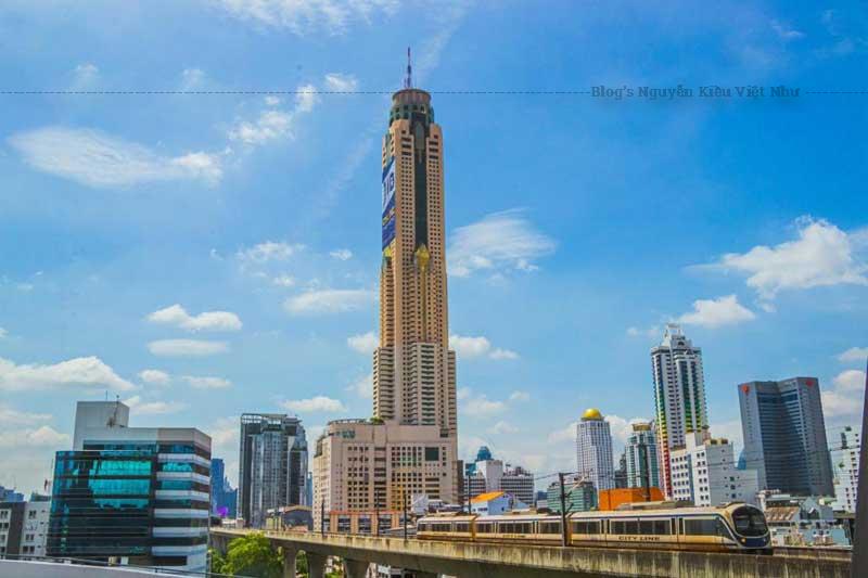 Tham quan tòa nhà Baiyoke Sky là một trong những trải nghiệm nhất định phải thử khi tới Thái Lan.