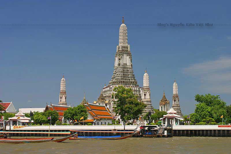 Bangkok có rất nhiều ngôi chùa với những nét đẹp riêng. Thời gian gần đây, chùa Wat Arun trở thành địa chỉ được du khách ghé thăm.