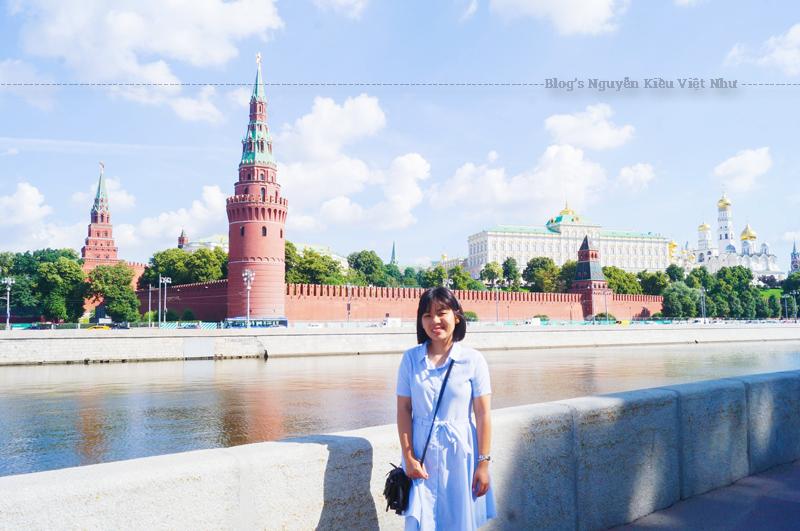 Trong số 20 tháp của tường điện Kremli, các tháp công phu nhất đặt ở các góc hay lối ra vào chính vào thành.