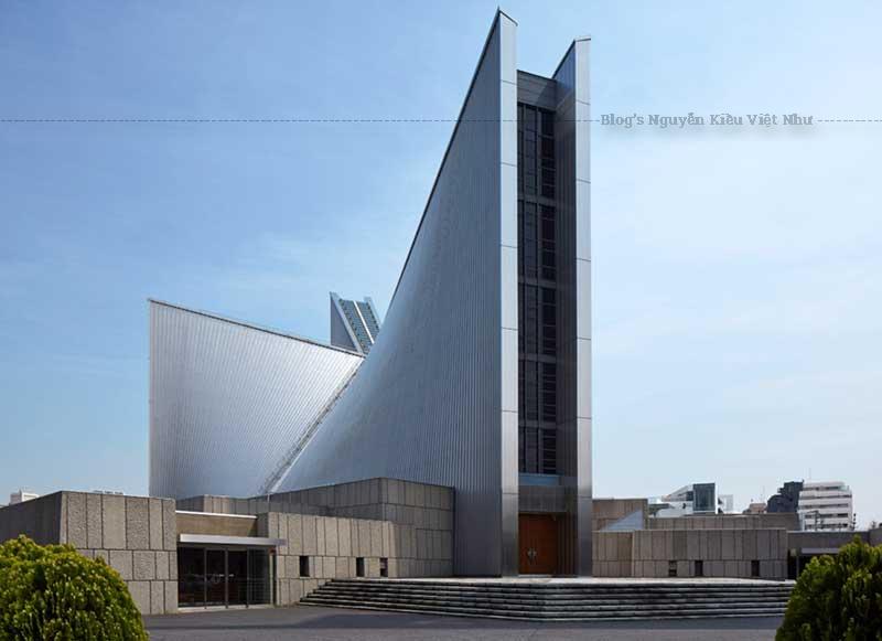 Hoàn thành vào năm 1964, nhà thờ St Mary mới là trụ sở Tổng giáo phận Công giáo La Mã ở Tokyo.